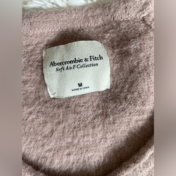 #225 A&F Women’s Fuzzy Soft Collection Sweater Size M - Picture 4 of 6